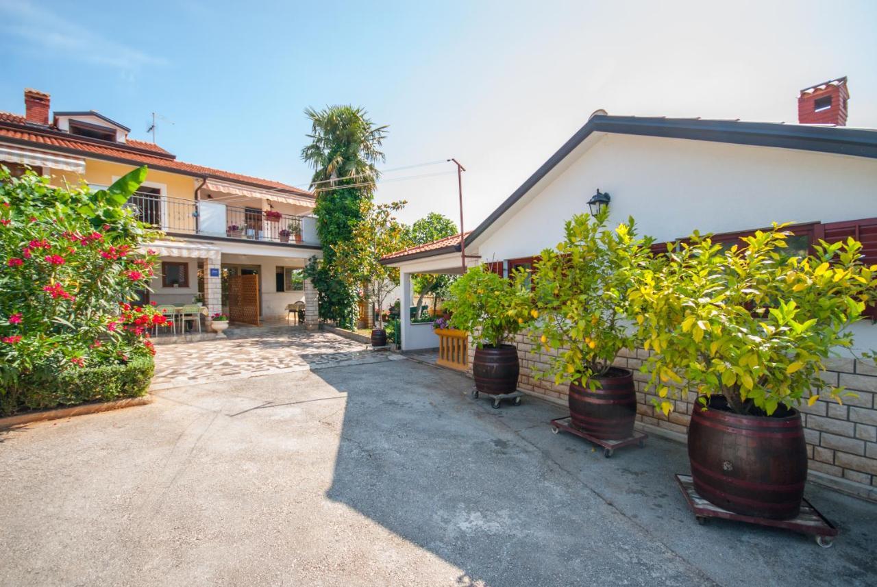 Appartamento Haus Roko Rovigno Esterno foto