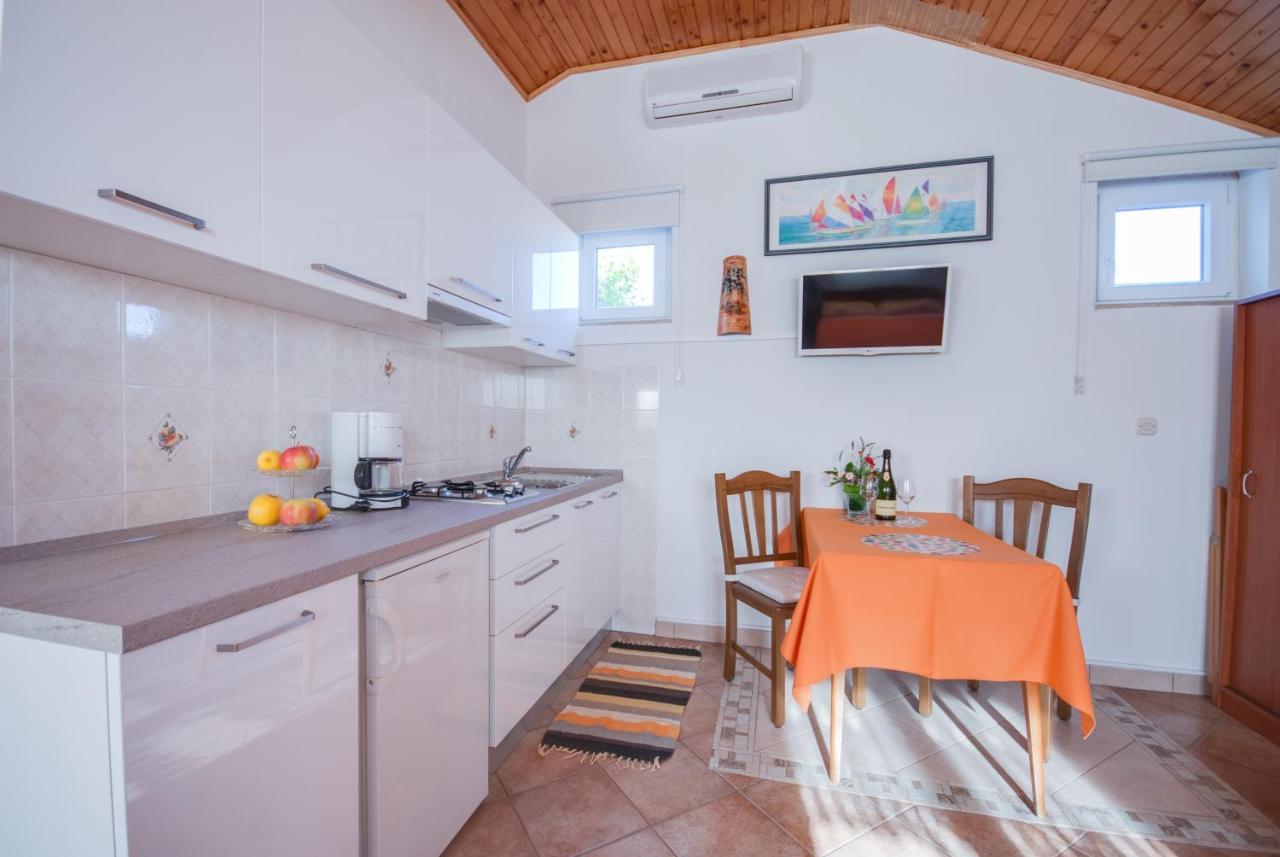 Appartamento Haus Roko Rovigno Esterno foto