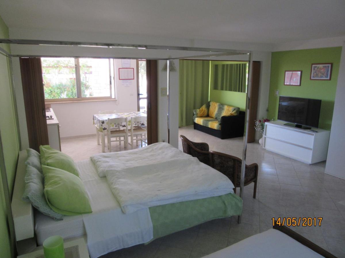 Appartamento Haus Roko Rovigno Esterno foto