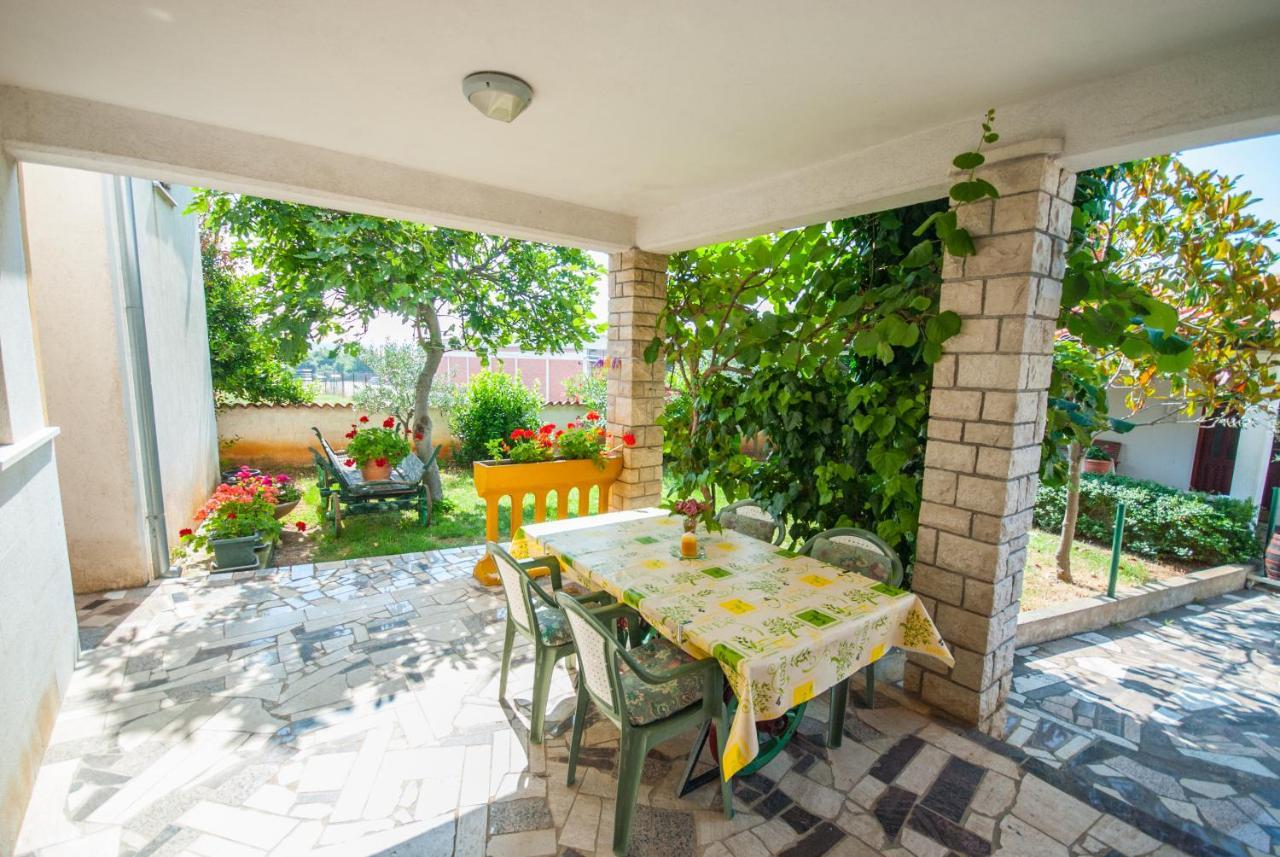 Appartamento Haus Roko Rovigno Esterno foto