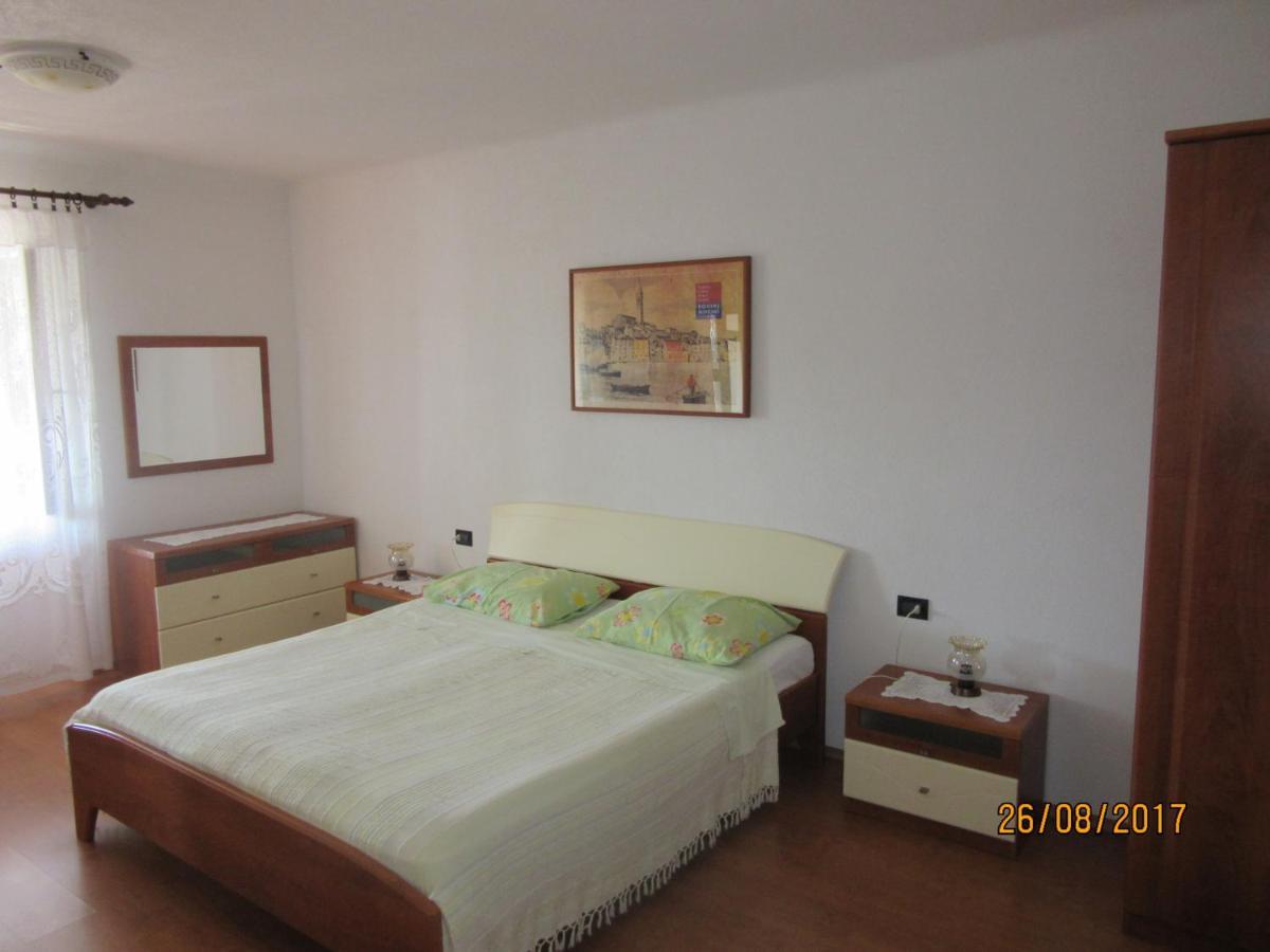 Appartamento Haus Roko Rovigno Esterno foto