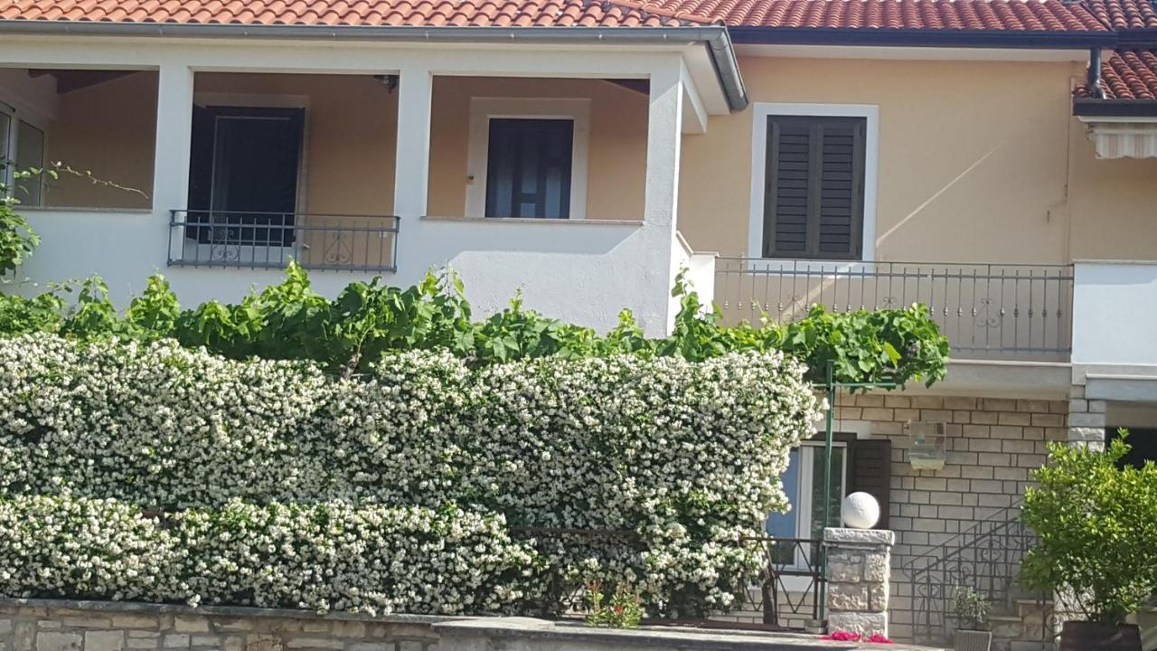 Appartamento Haus Roko Rovigno Esterno foto